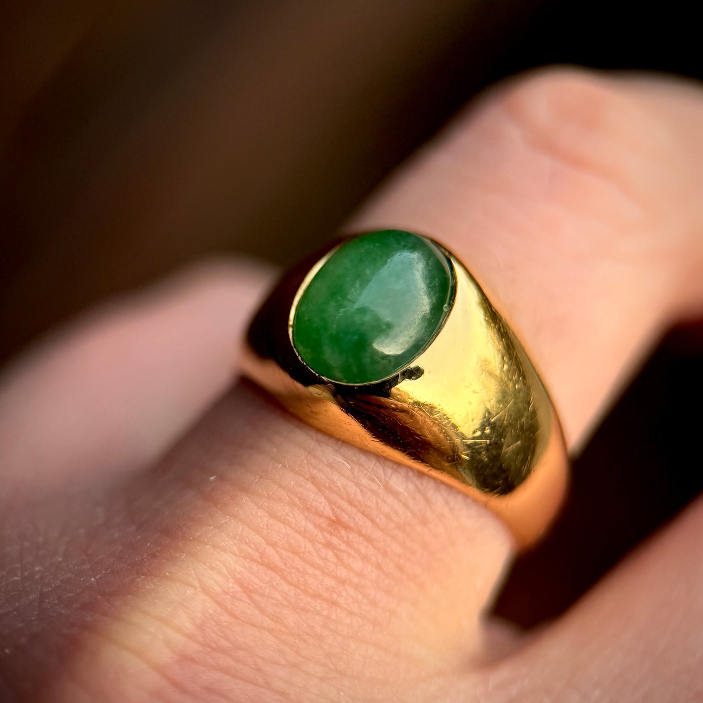 Large 18ct Gold Jade Solitaire Signet Ring 8.6g Size S