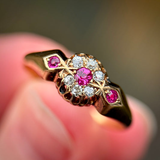 18CT Gold Antique Ruby & Old Cut Diamond Cluster Ring Size R 1/2 2.9g