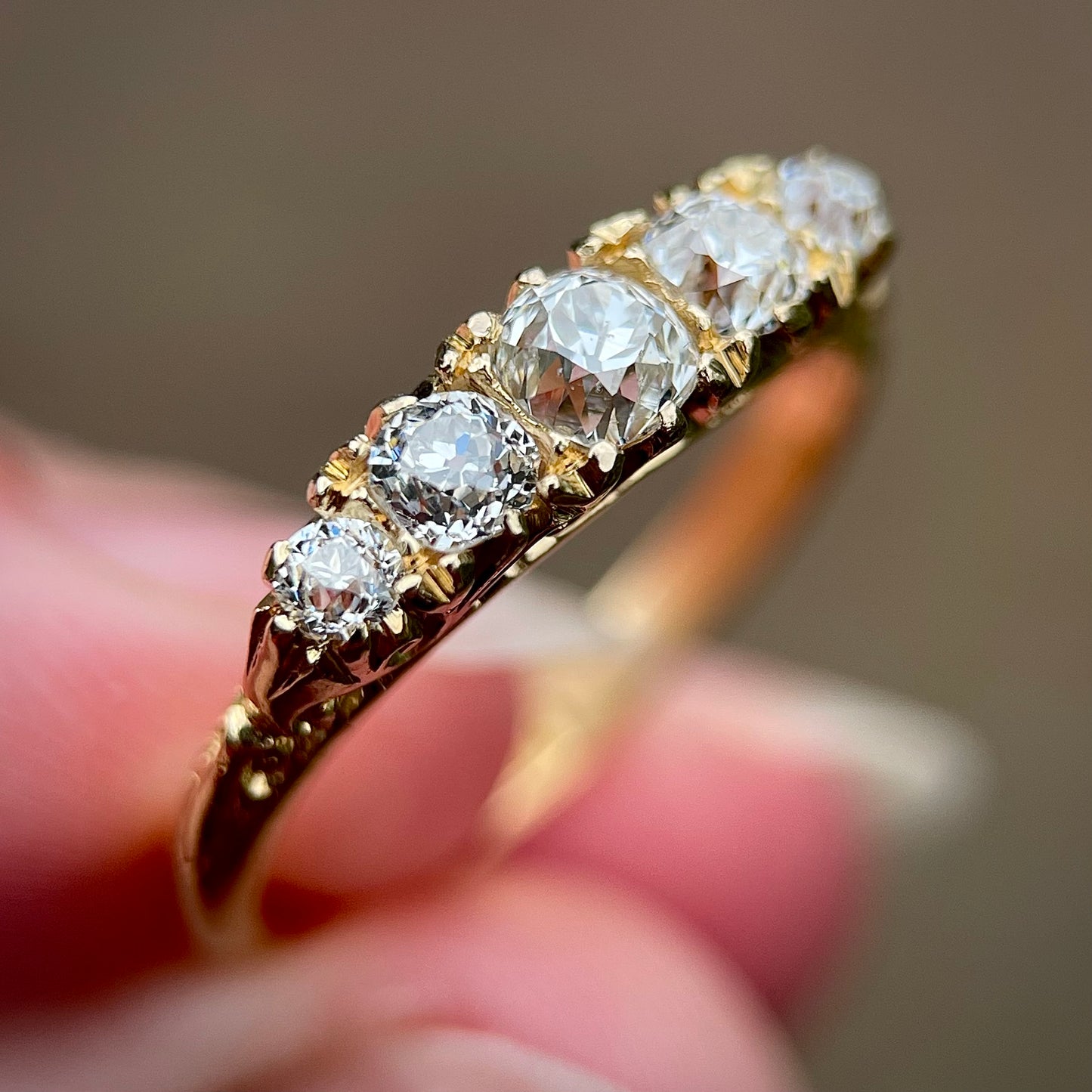 18ct Gold Fully Hallmarked Antique Victorian 0.77ct Old Cut Diamond 5 Stone Ring