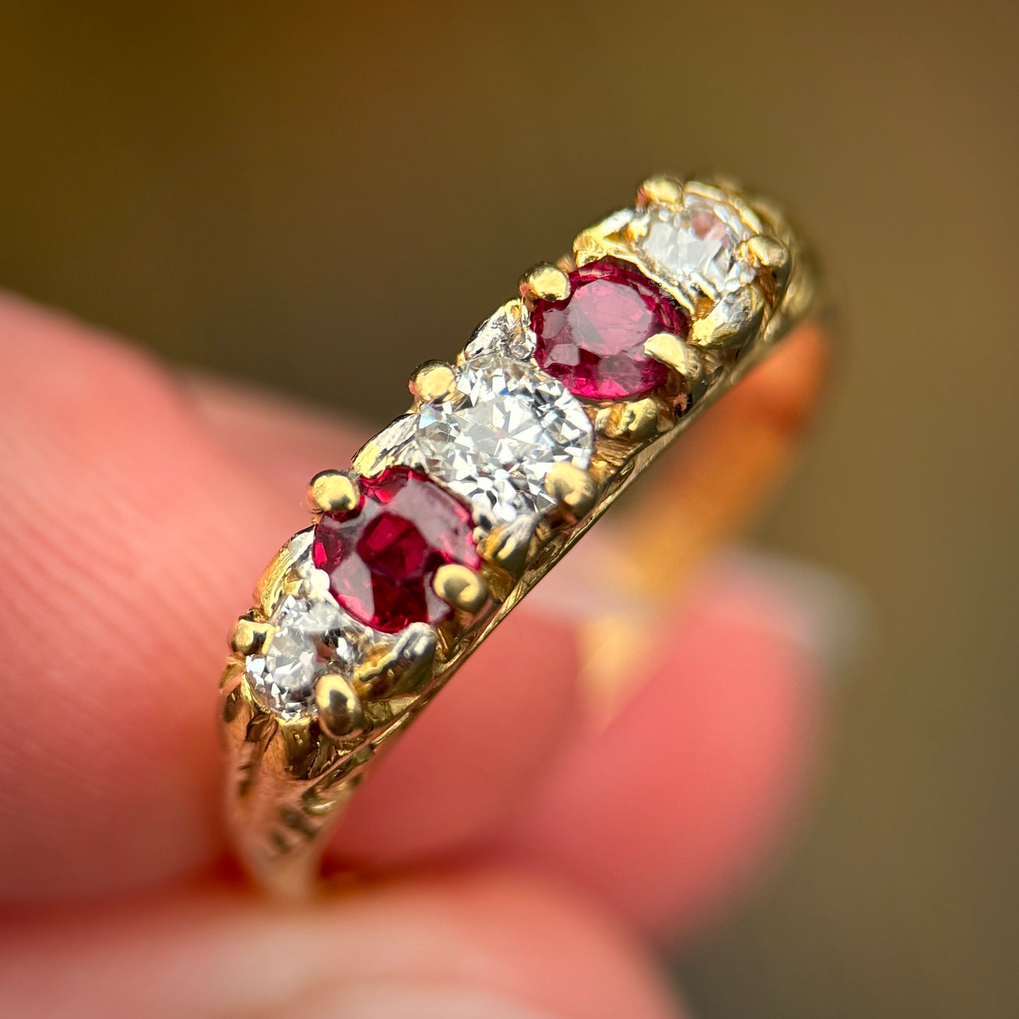 18ct Gold Antique Victorian Old Cut Diamond & Ruby Five 5 stone Ring Size N