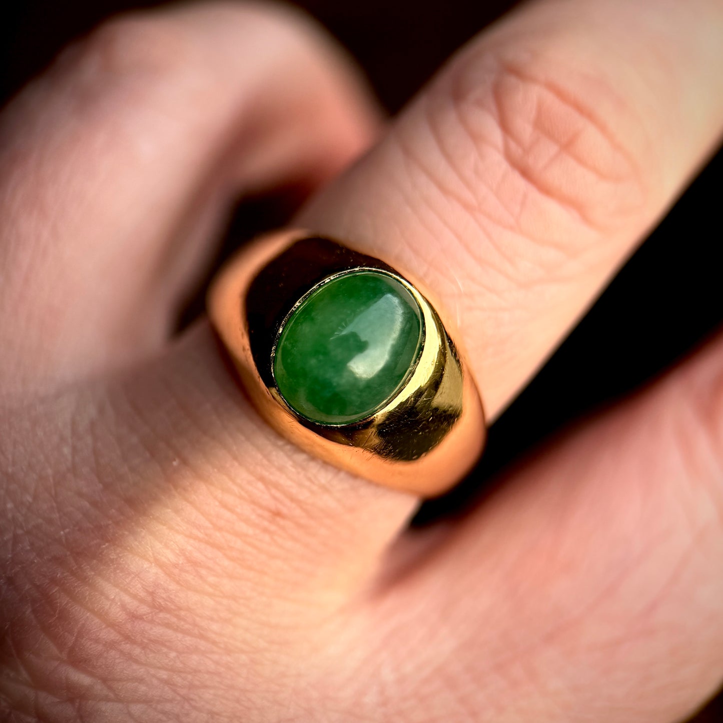 Large 18ct Gold Jade Solitaire Signet Ring 8.6g Size S