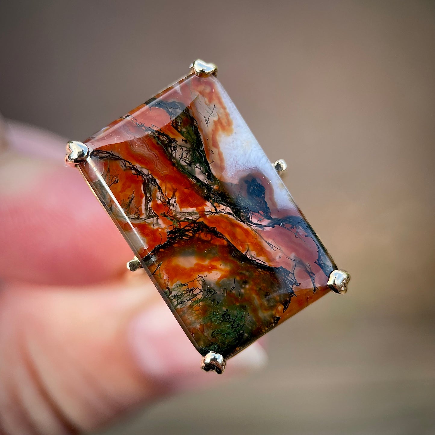 Gorgeous 9CT Gold Orange Moss Agate Statement Ring Size N 1/2 6.1 Grams