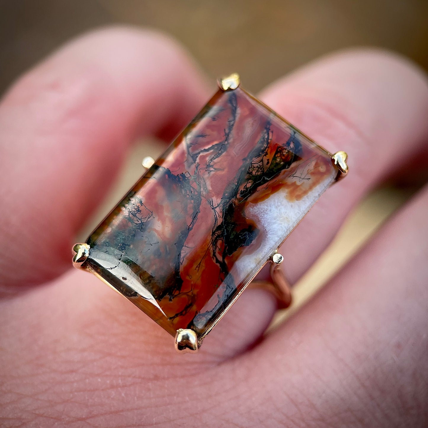 Gorgeous 9CT Gold Orange Moss Agate Statement Ring Size N 1/2 6.1 Grams