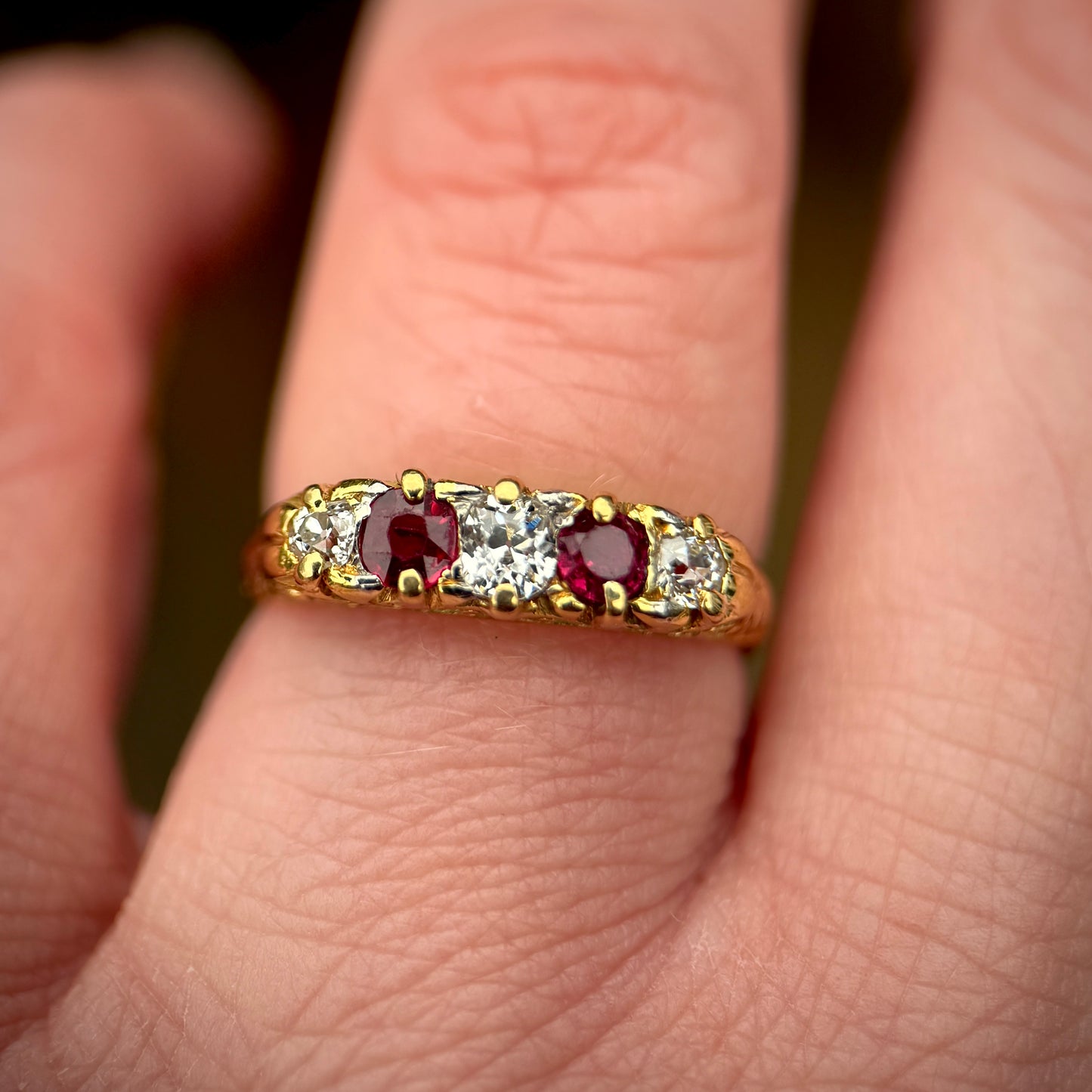 18ct Gold Antique Victorian Old Cut Diamond & Ruby Five 5 stone Ring Size N