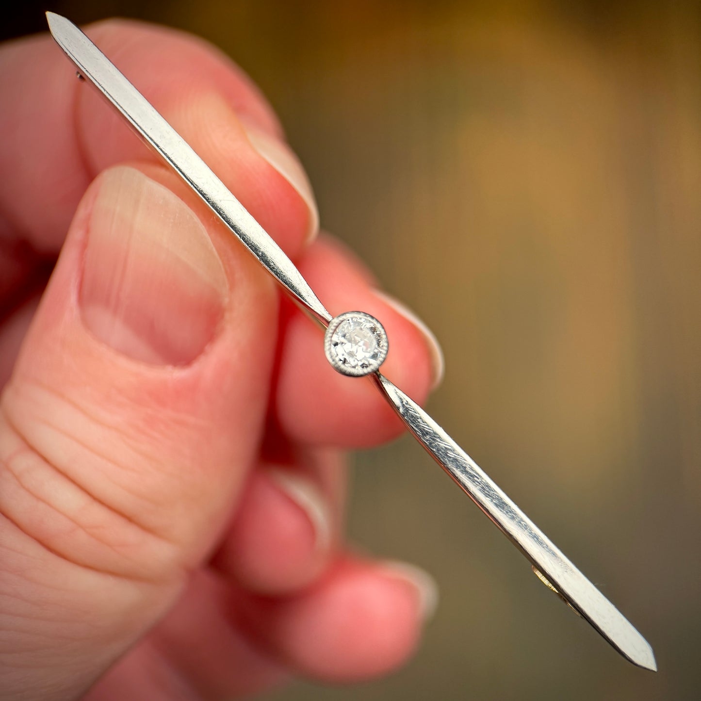 18ct White Yellow Gold 0.325ct Old Cut Diamond Bar Brooch/ Tie pin 4.0 Grams